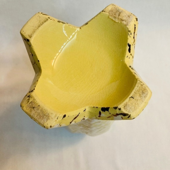 Savoy China art pottery vase footed urn shape 7.5" yellow  w/white gold splatter - Picture 2 of 5